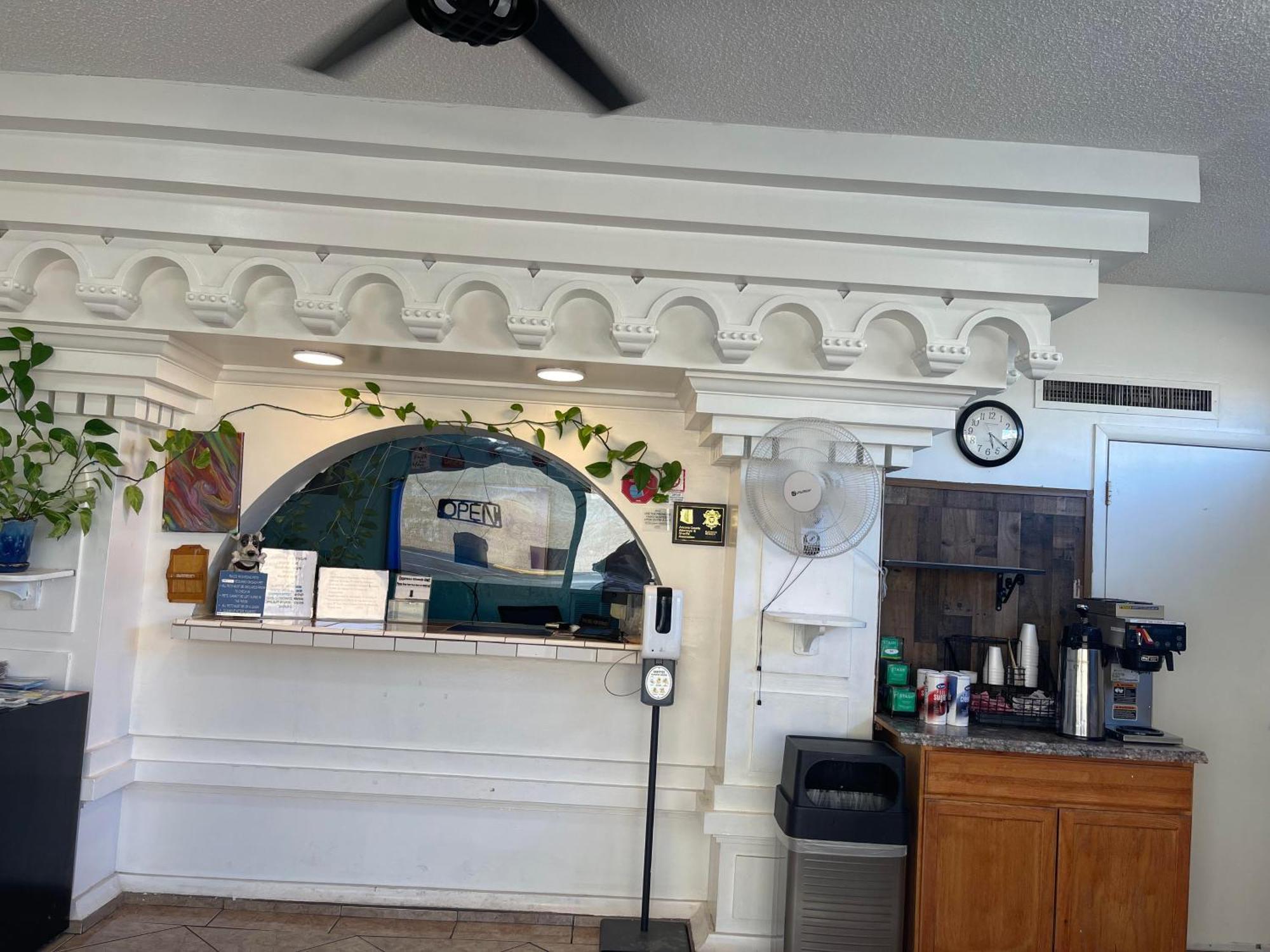 Windsor Inn לייק הבאסו סיטי מראה חיצוני תמונה